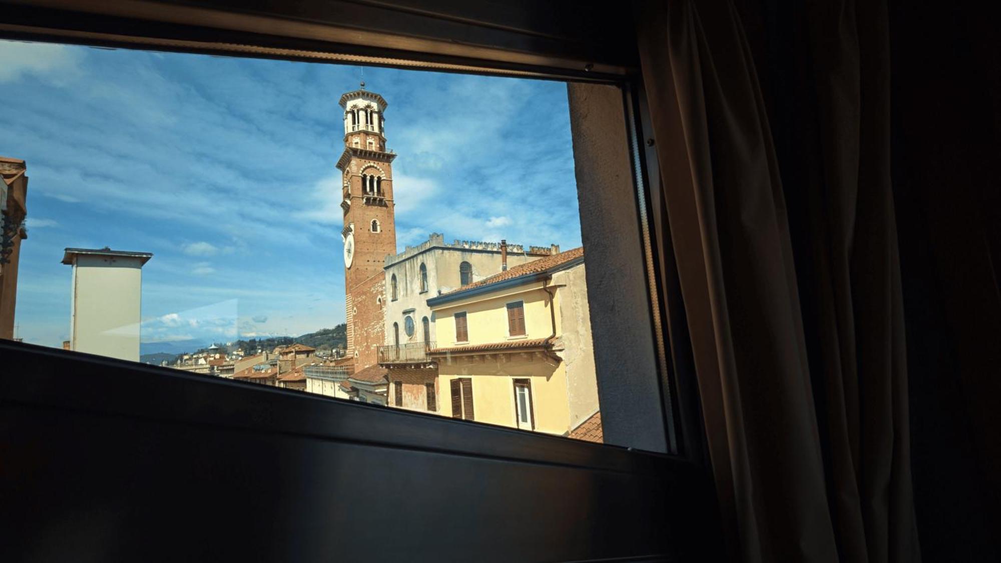 Opera Luxury Apartment Verona Exteriér fotografie